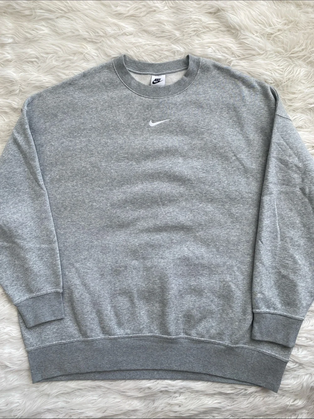 Nike | Oversized Crewneck Sweatshirt with White Swoosh